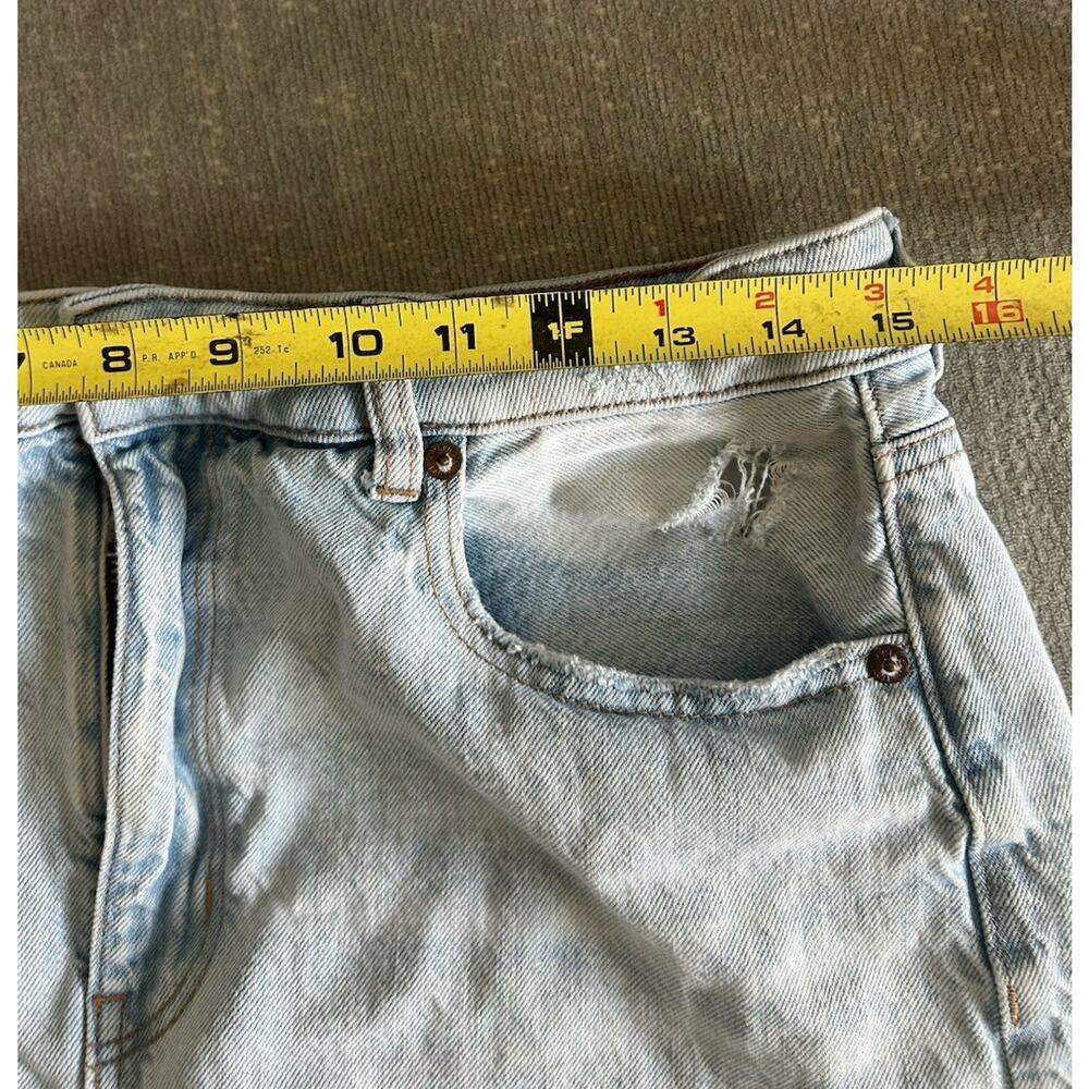 American Eagle Baggy Mom Denim Short 12 Ripped Light Wash - Picture 16 of 16